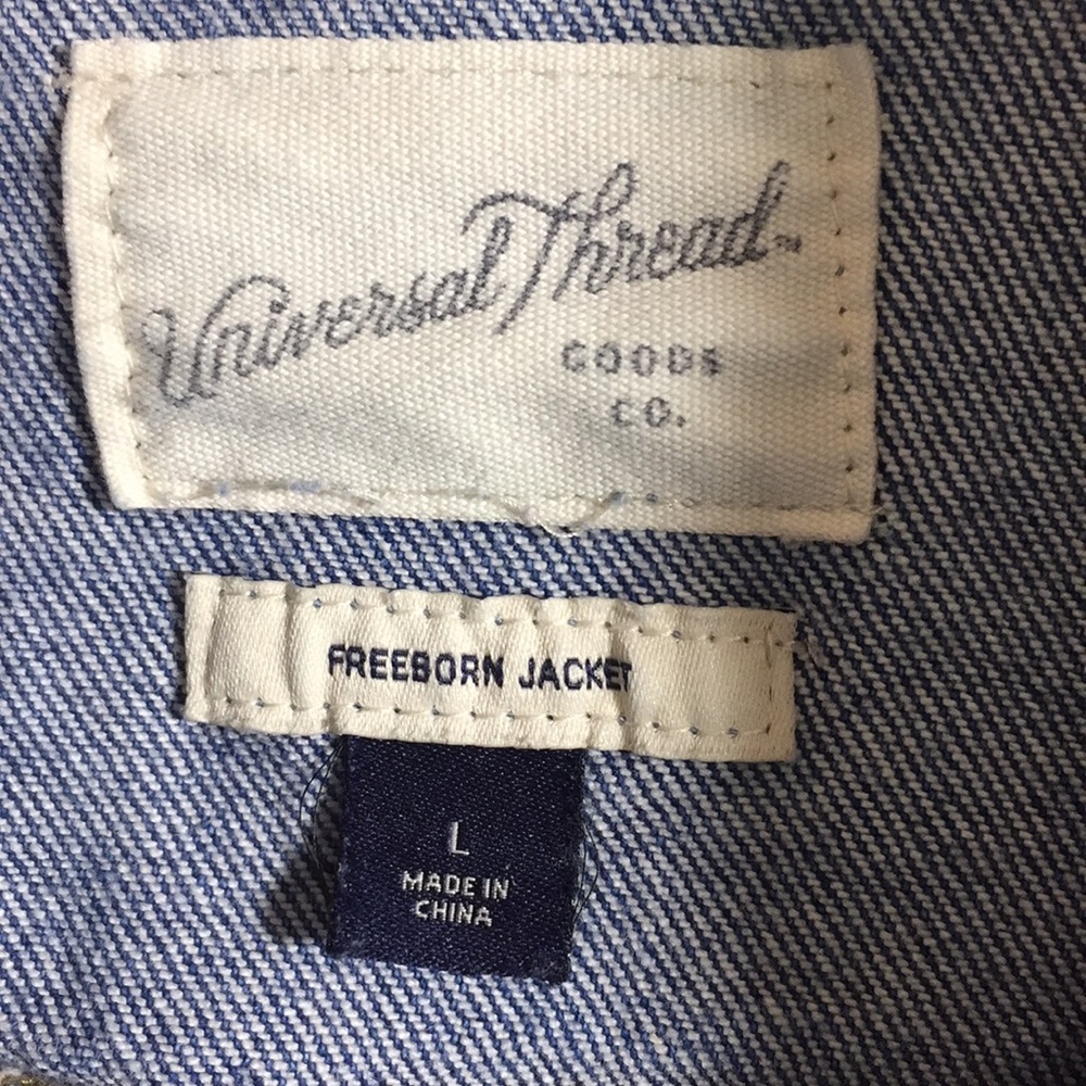 Universal Thread Distressed Jeans Jacket Size L - image 7
